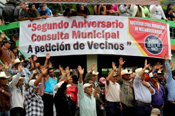 In November 2014, residents of Mataquescuintla celebrated the second anniversary of the municipality's referendum on mining. Photo credit: CPR-Urbana / Centro de Medios Independientes.