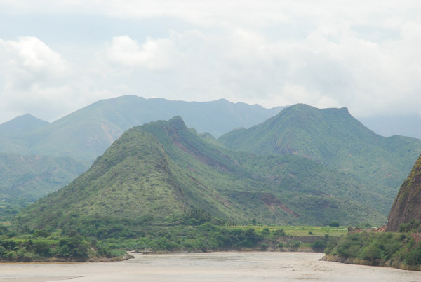 The spectacular entrance to the Pongo de Rentema, the site of one of more than 20 dams proposed for the main trunk of the Marañón River. Photo credit: David Hill