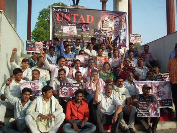  A protest in May, 2015, calling for Ustad's release in Jaipur, India. Photo credit: Shelley Mattocks.